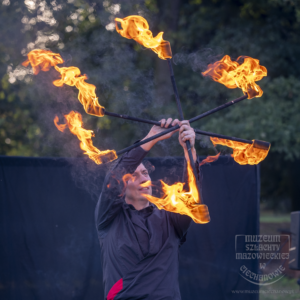 Fotografia Zajazd Szlachecki 2025 r. - pokaz ognia